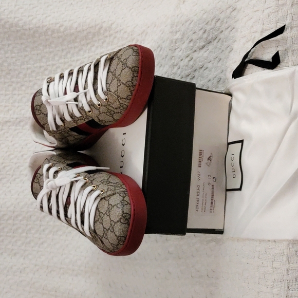 Prelove Men Ace GG Supreme Low Top Sneakers - Picture 2 of 5
